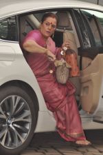 Poonam Sinha promote Son Of Sardaar in Golden Temple, Mumbai on 10th Oct 2012 (19).JPG